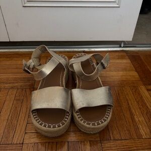 W7 Gold Wedges
